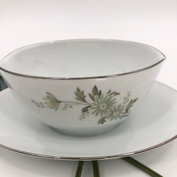Vintage Noritake White Green Daisy Floral Soroya 6853 Gravy Boat Attached Plate - Picture 4 of 7